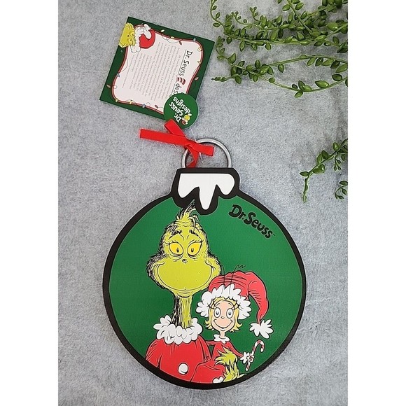 Dr Seuss The Grinch &‎ Cindy Lou Who Ornament Christmas Wall Hanging Wooden 8" - Picture 1 of 6